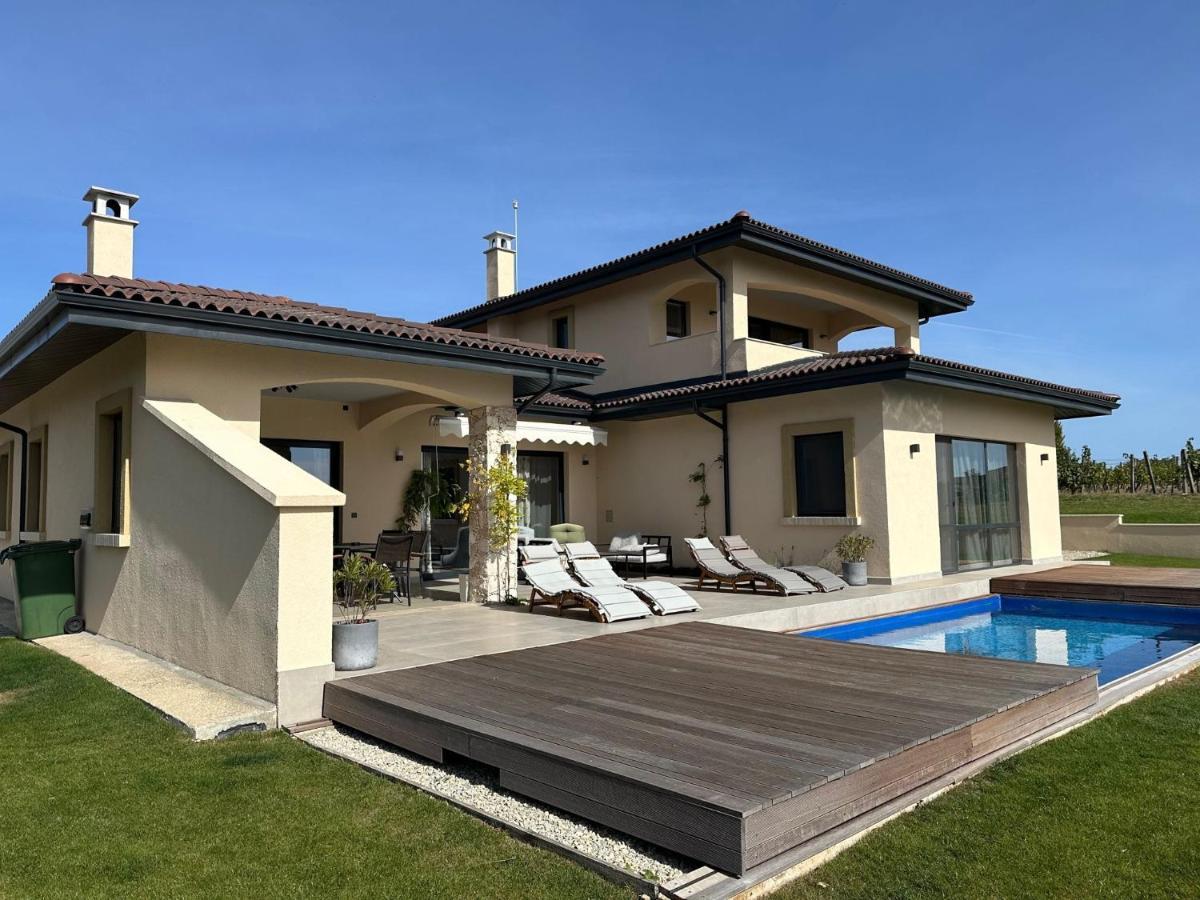 Blacksearama Golf & Villas Baltsjik Buitenkant foto