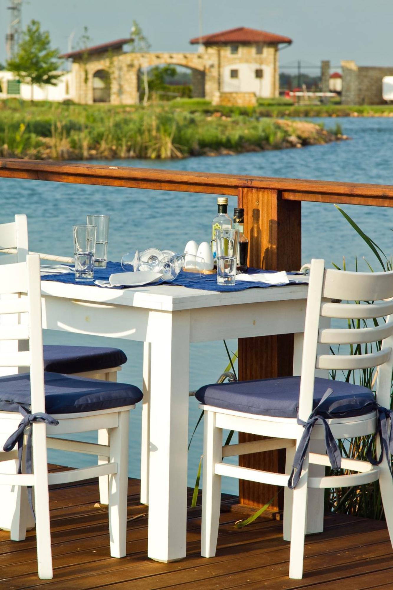 Blacksearama Golf & Villas Baltsjik Buitenkant foto