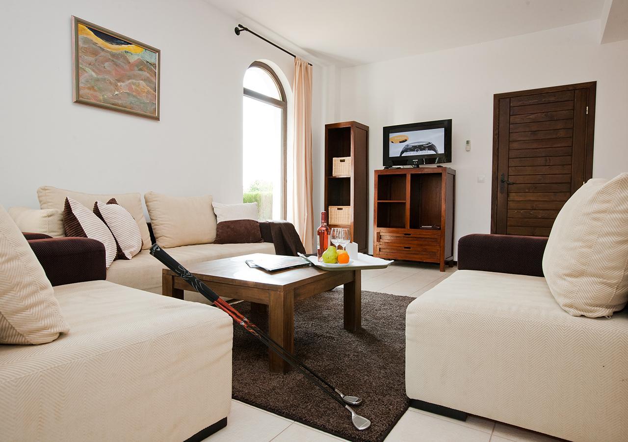 Blacksearama Golf & Villas Baltsjik Buitenkant foto