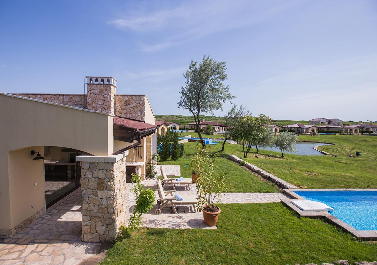 Blacksearama Golf & Villas Baltsjik Buitenkant foto