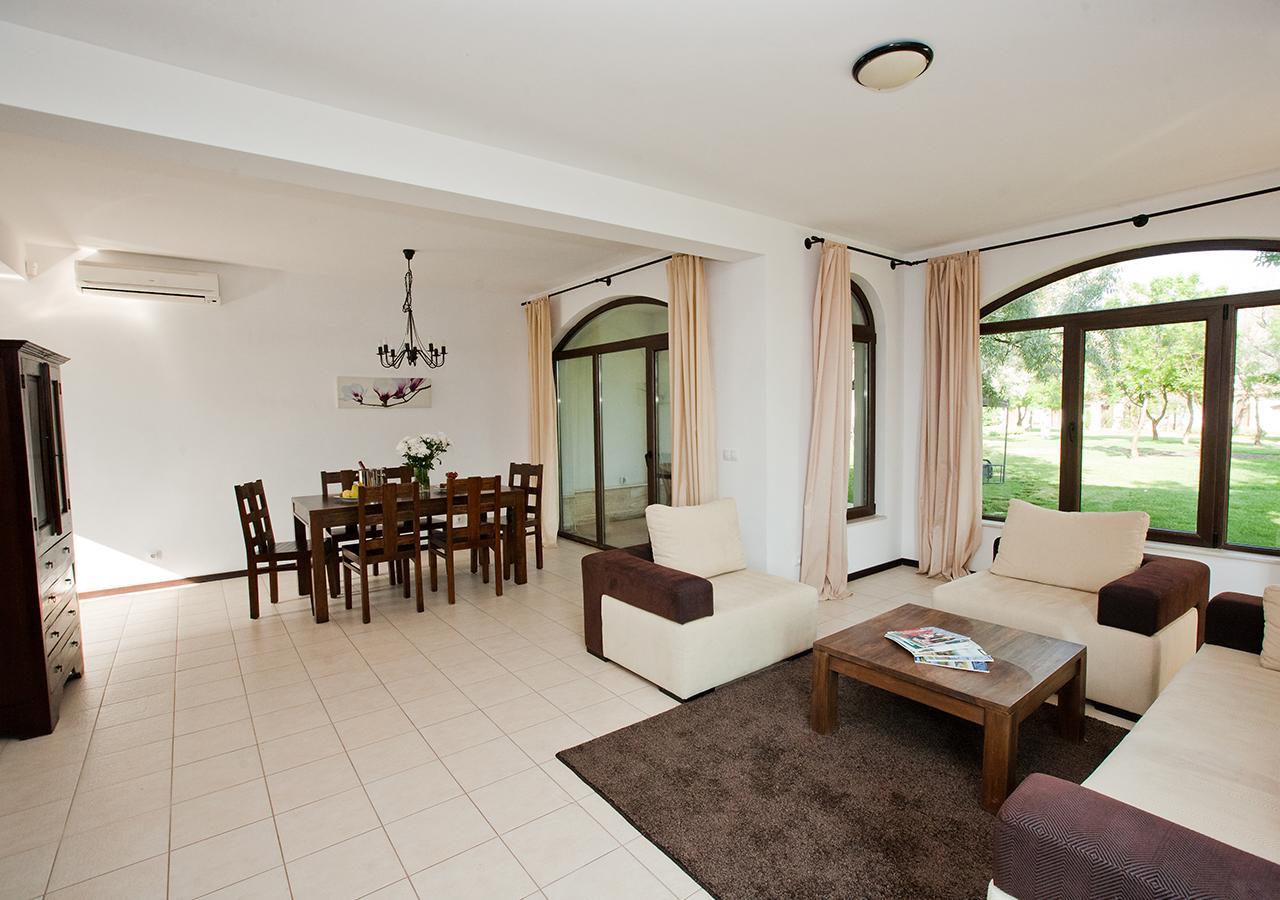 Blacksearama Golf & Villas Baltsjik Buitenkant foto